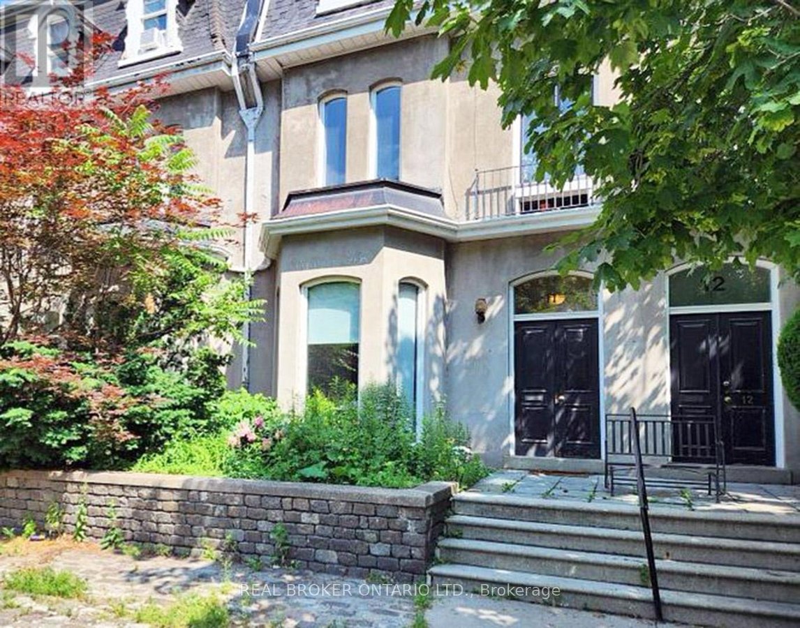 202 - 11 CLARENCE SQUARE - Photo 1