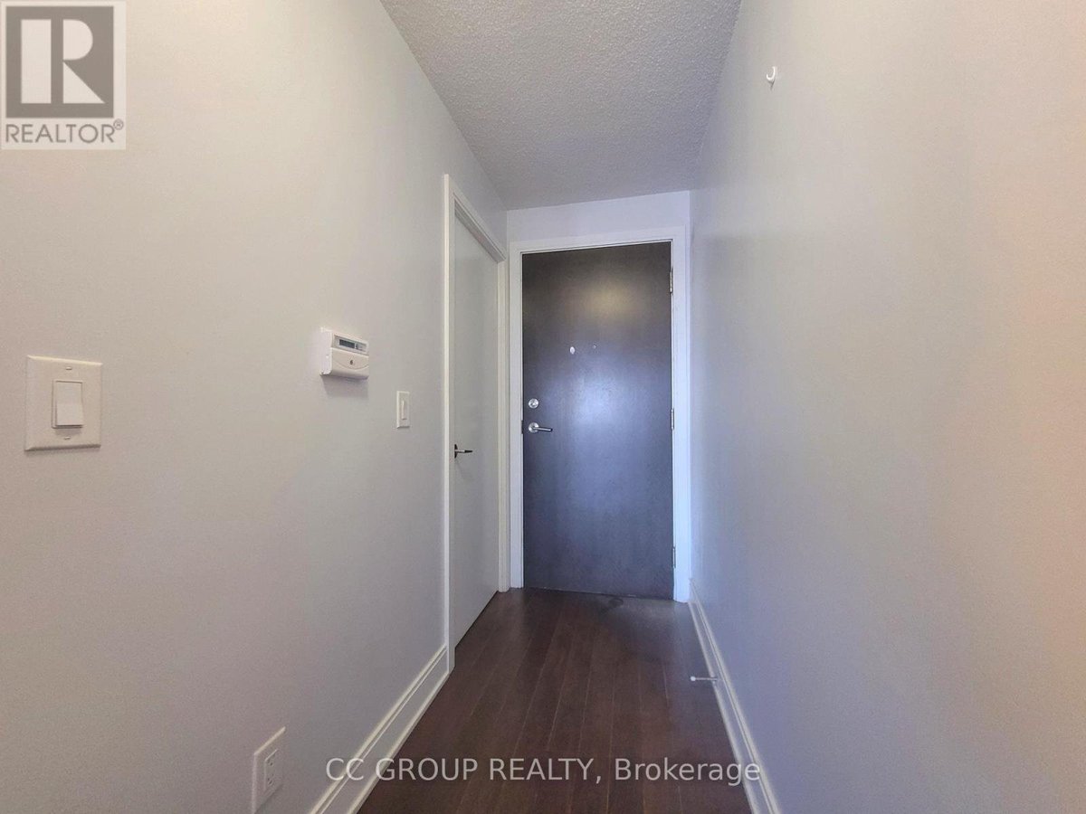 3405 - 125 VILLAGE GREEN SQUARE - Photo 2