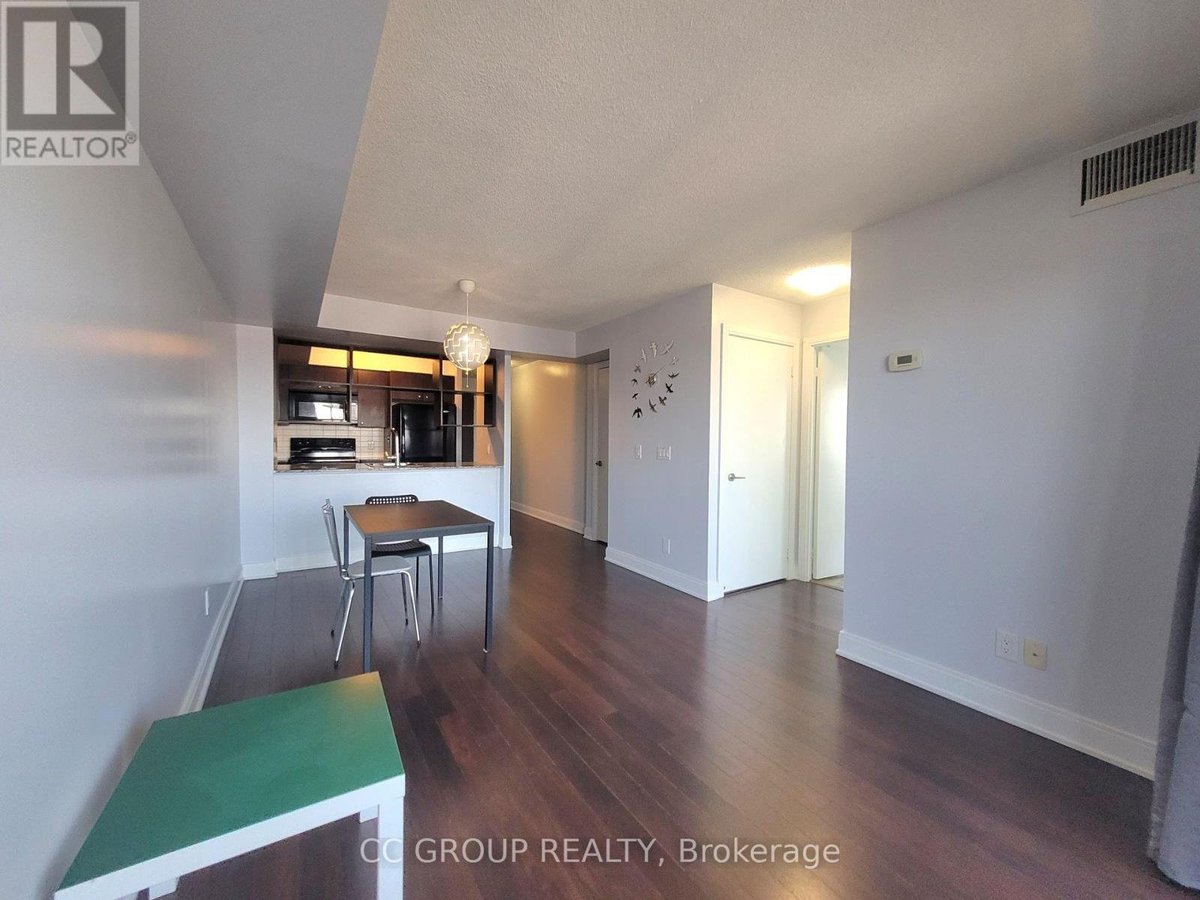 3405 - 125 VILLAGE GREEN SQUARE - Photo 5