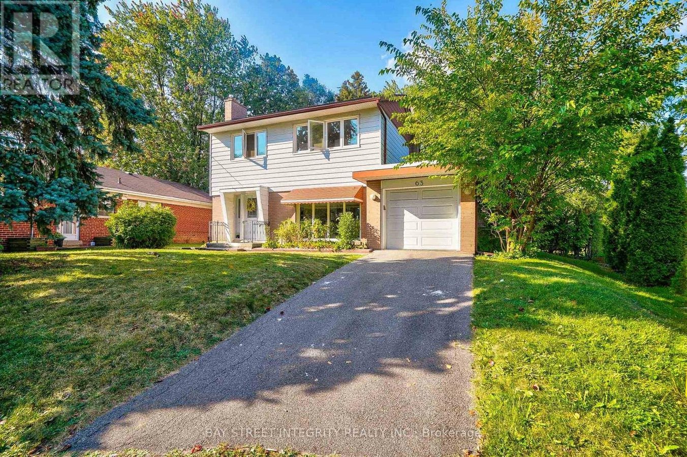 63 ROSSBURN DRIVE - Photo 1