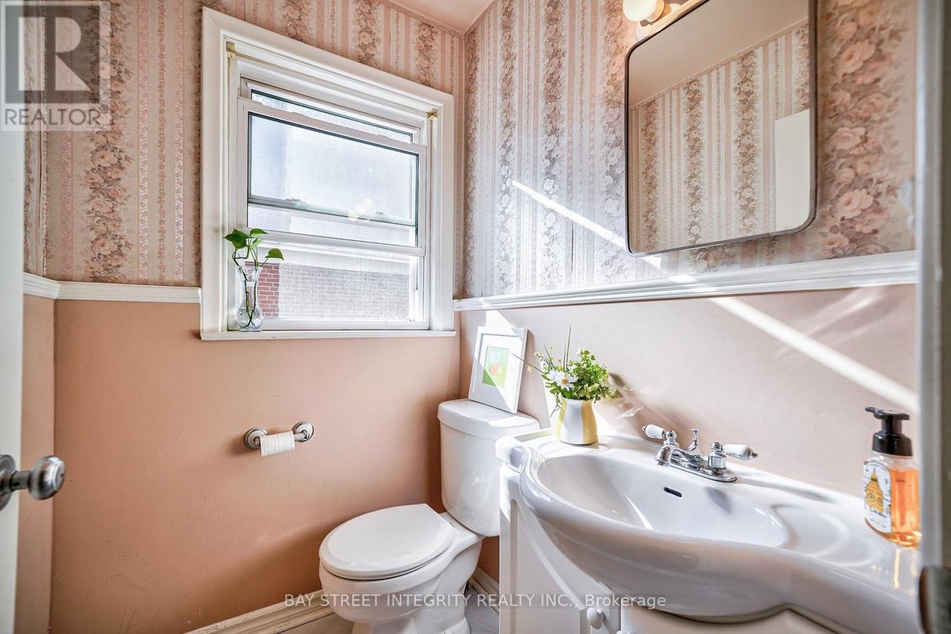 63 ROSSBURN DRIVE - Photo 6