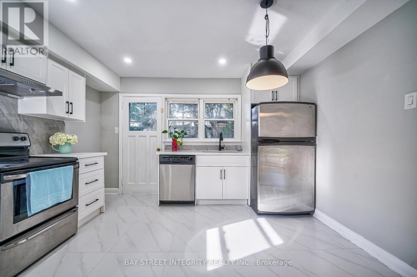 63 ROSSBURN DRIVE - Photo 7