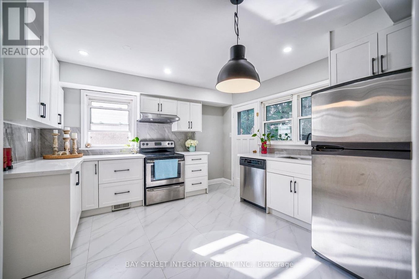 63 ROSSBURN DRIVE - Photo 8