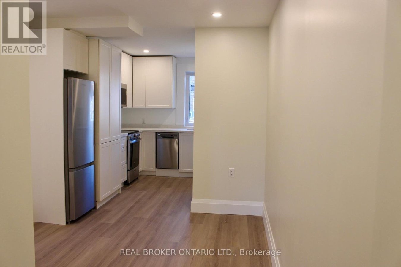 2 - 659 VAUGHAN ROAD - Photo 2