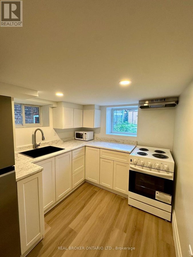 3 - 659 VAUGHAN ROAD - Photo 6
