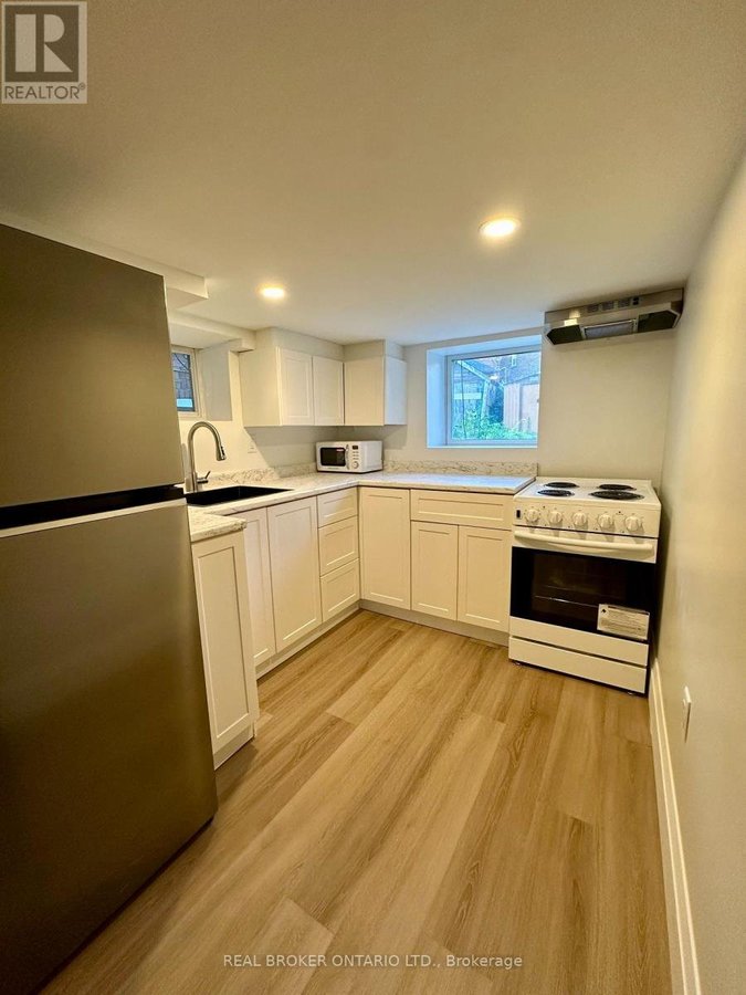 3 - 659 VAUGHAN ROAD - Photo 7
