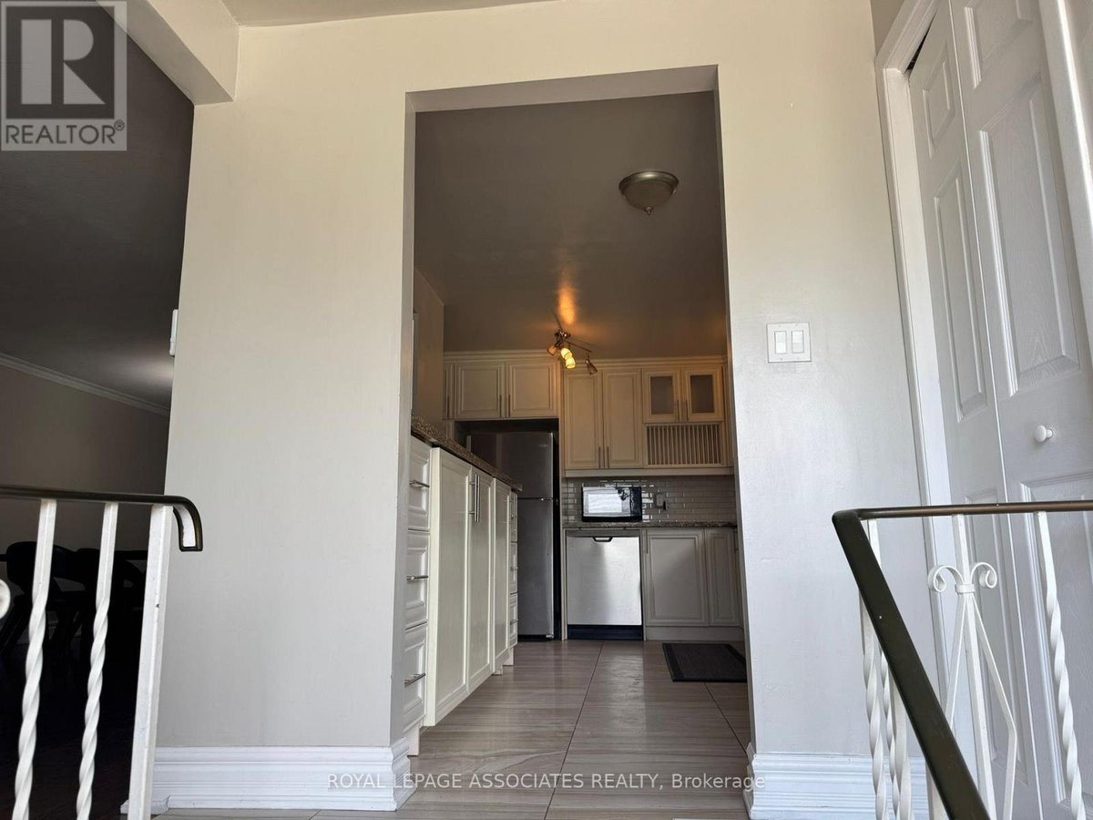 MAIN - 50 BLOSSOM CRESCENT - Photo 3