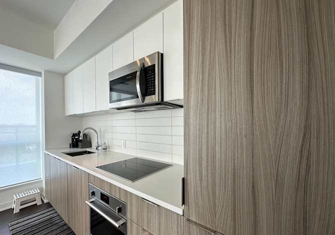 St. Clair Avenue West - Photo 7