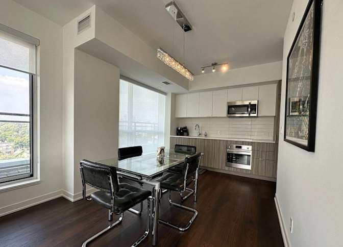 St. Clair Avenue West - Photo 8