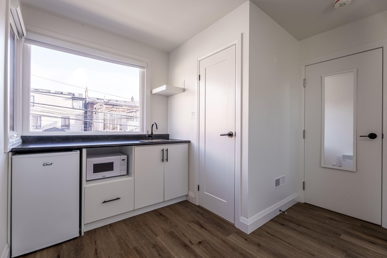 392 Berkeley Street - Photo 8