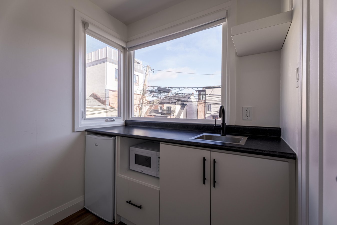 392 Berkeley Street - Photo 9