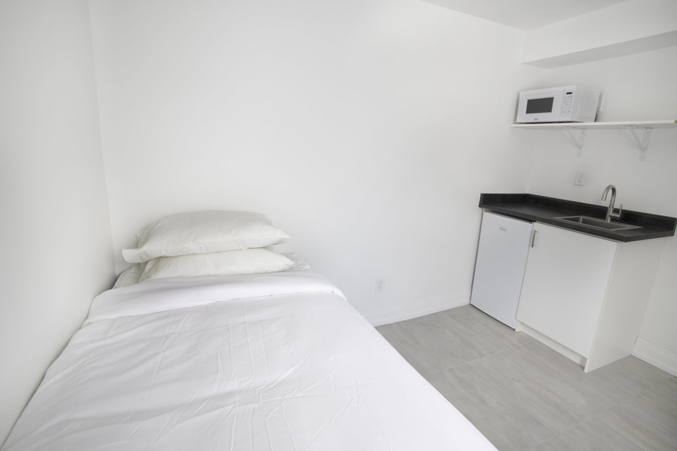 392 Berkeley Street - Photo 4