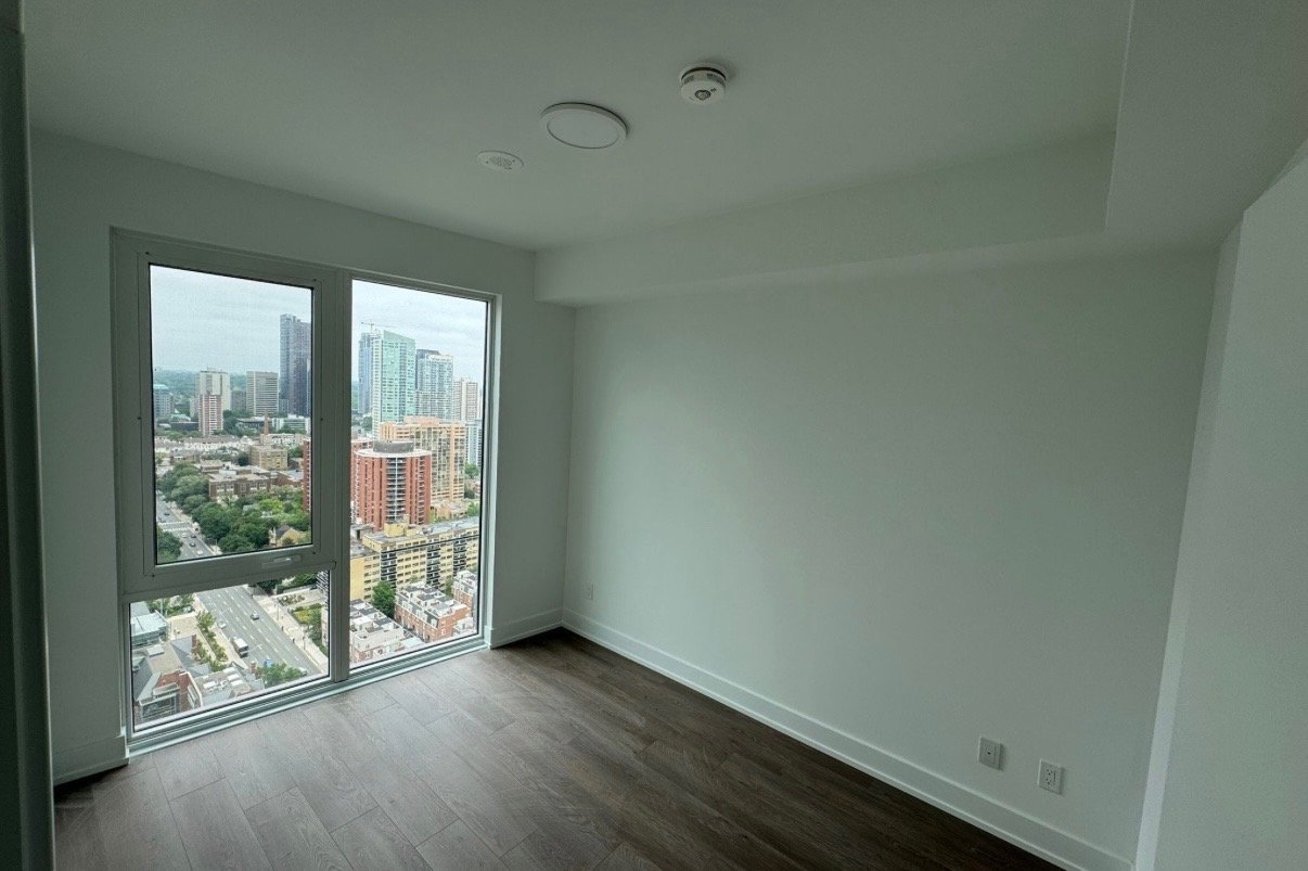 308 Jarvis Street - Photo 3