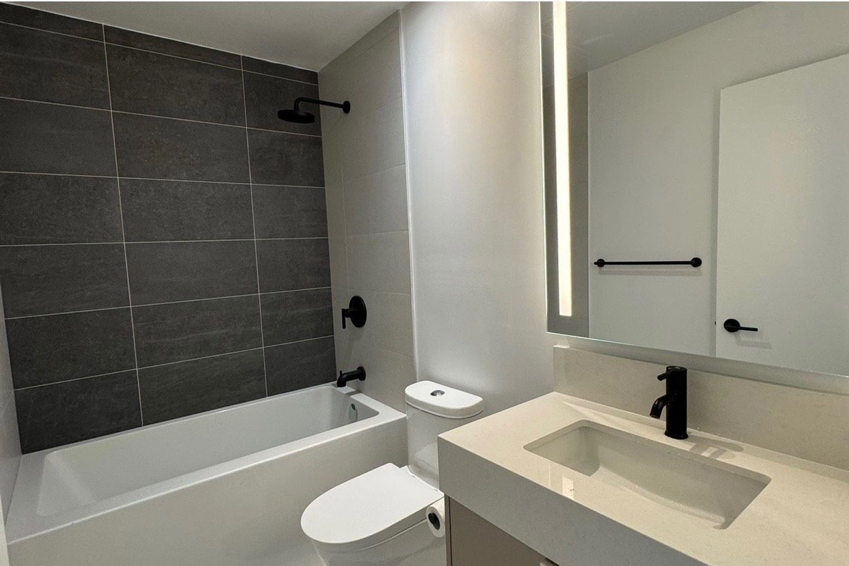 308 Jarvis Street - Photo 5