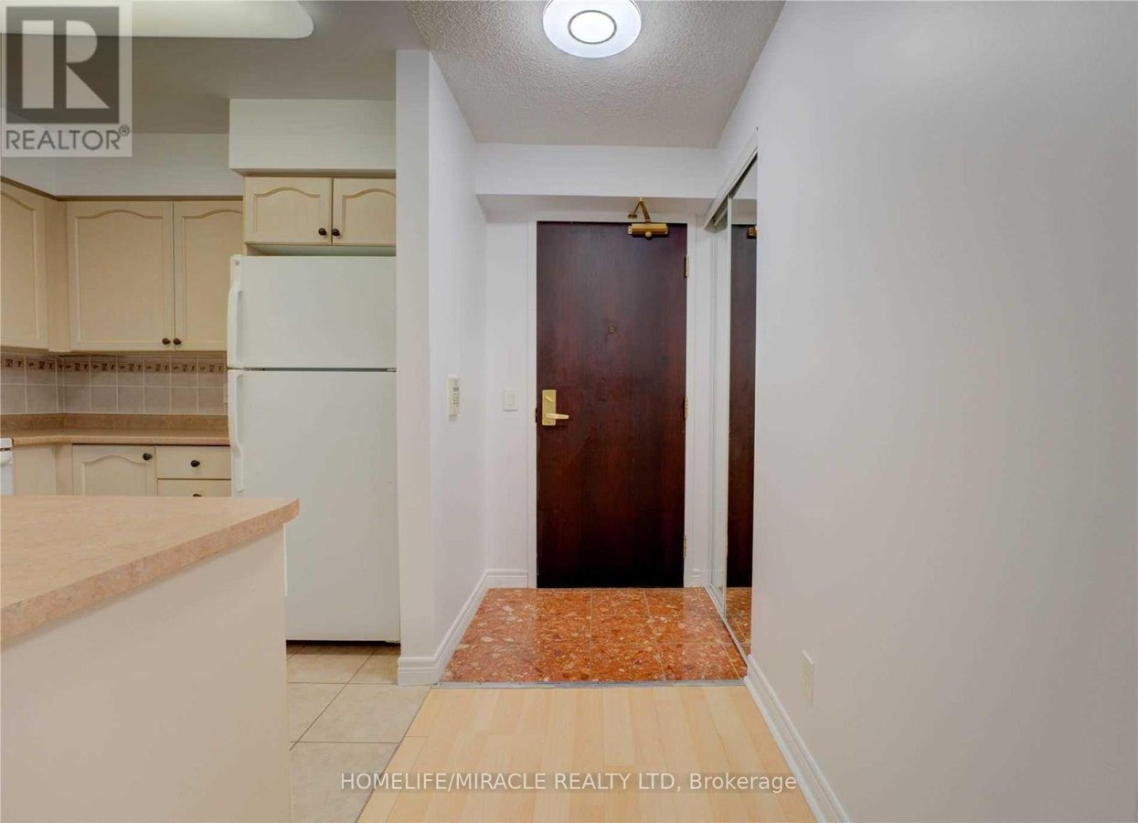 1509 - 30 GRAND TRUNK CRESCENT - Photo 6