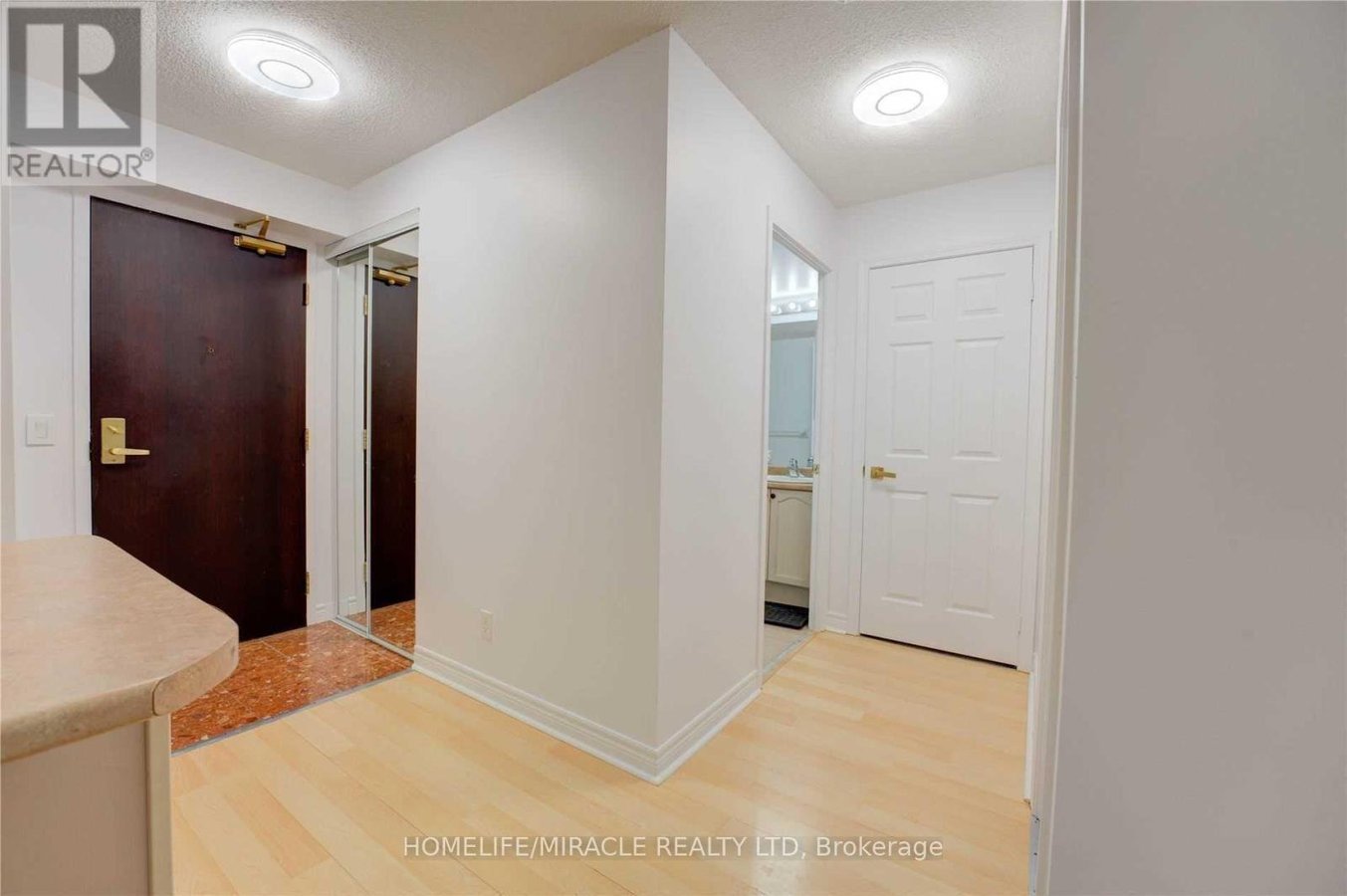 1509 - 30 GRAND TRUNK CRESCENT - Photo 7