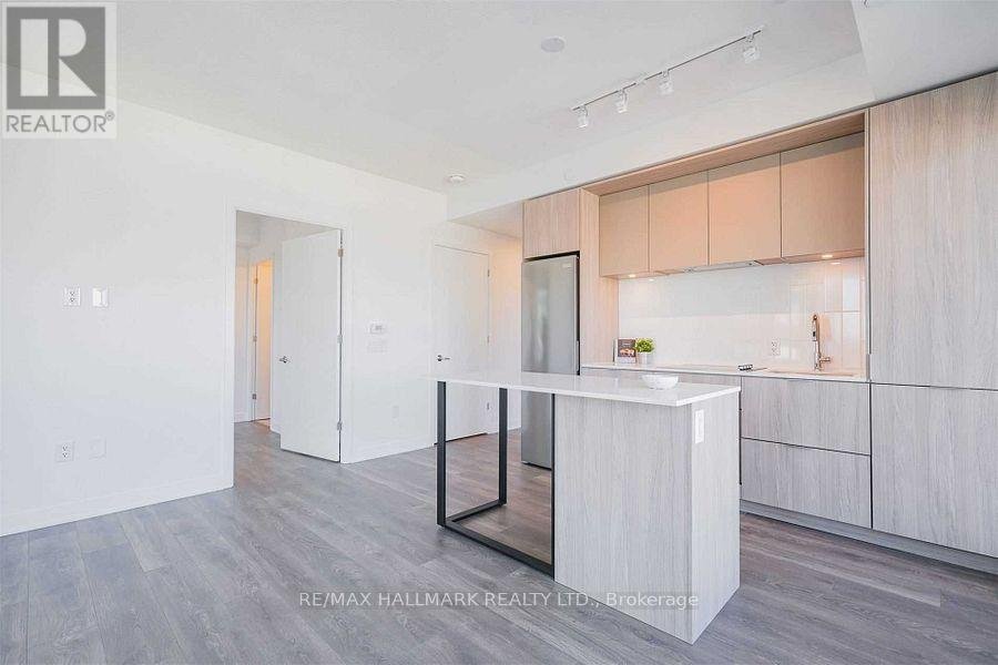 921 - 35 TUBMAN AVENUE - Photo 1
