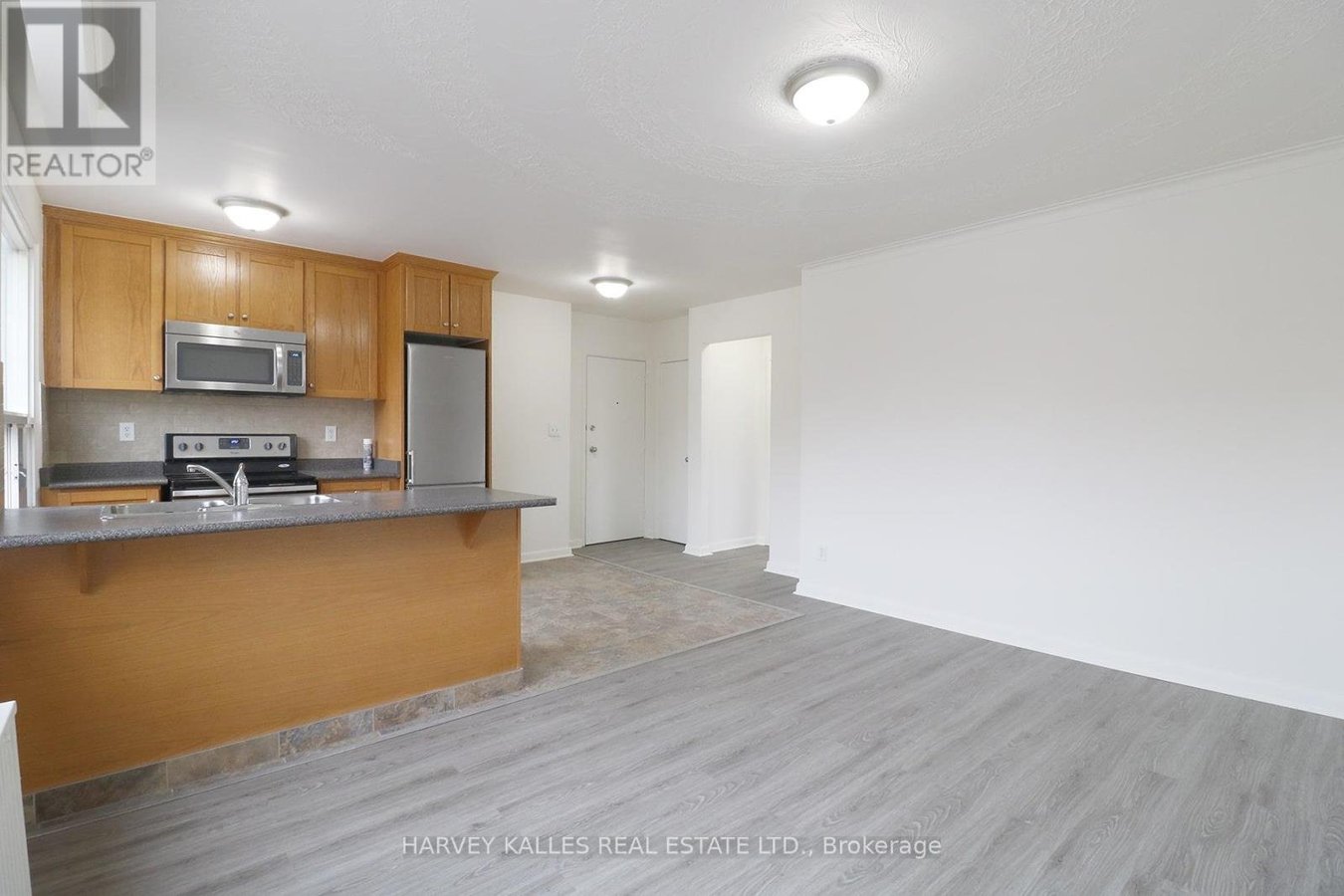 102 - 500 GILBERT AVENUE - Photo 2