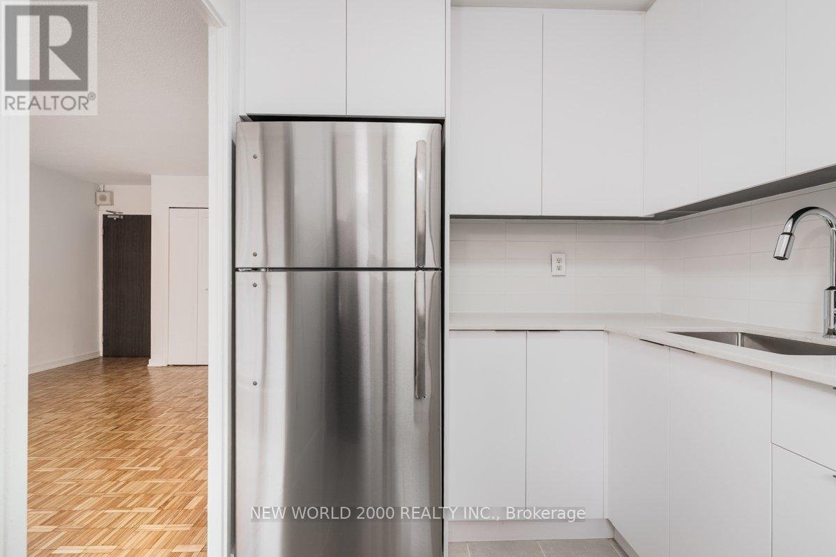 1901 - 101 ROEHAMPTON AVENUE - Photo 6