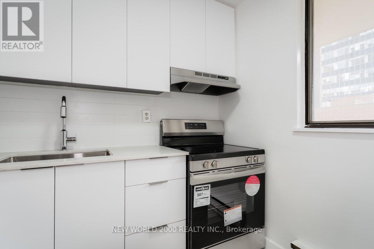 1901 - 101 ROEHAMPTON AVENUE - Photo 7