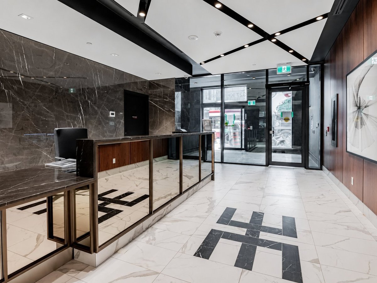 327 King Street West - Photo 37