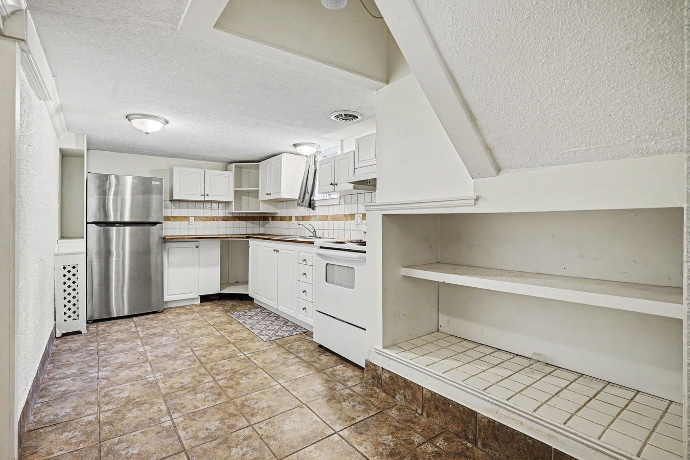 130 Lauder Avenue - Photo 7