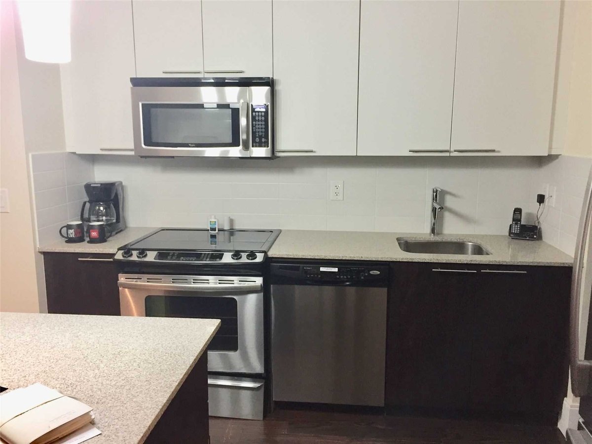 70 Roehampton Avenue - Photo 3