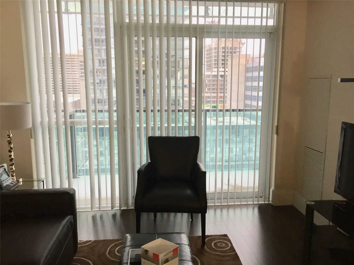 70 Roehampton Avenue - Photo 5