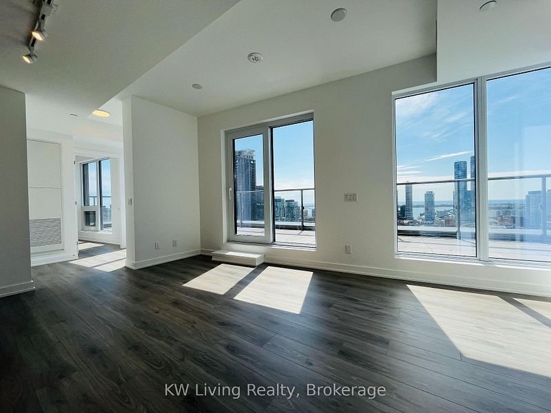 100 Queen Street East - Photo 5