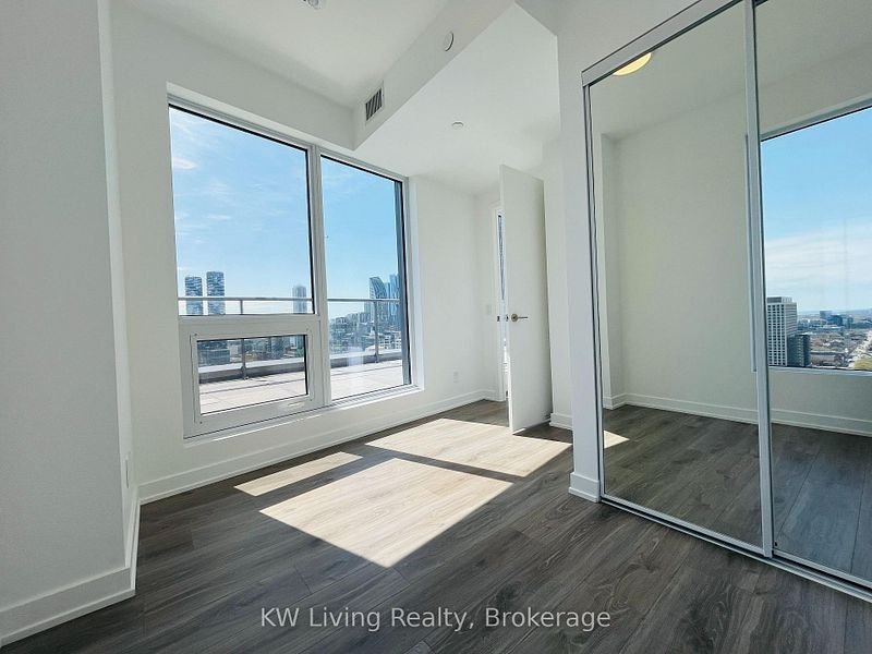 100 Queen Street East - Photo 6
