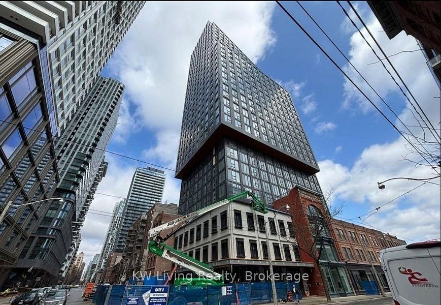 100 Queen Street East - Photo 14