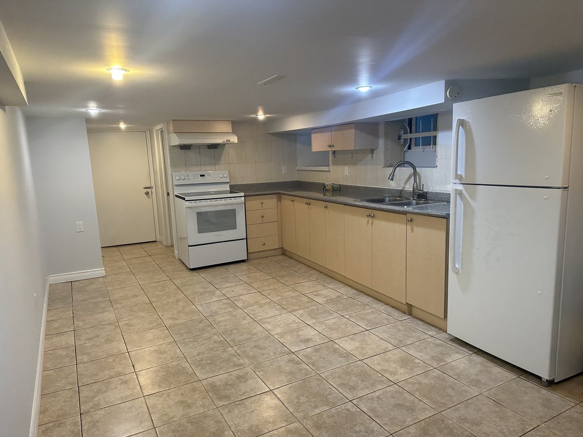 1051 Ossington Avenue - Photo 3