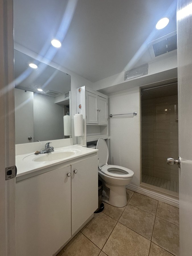 1051 Ossington Avenue - Photo 4