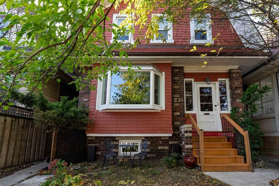 234 Keele Street - Photo 2