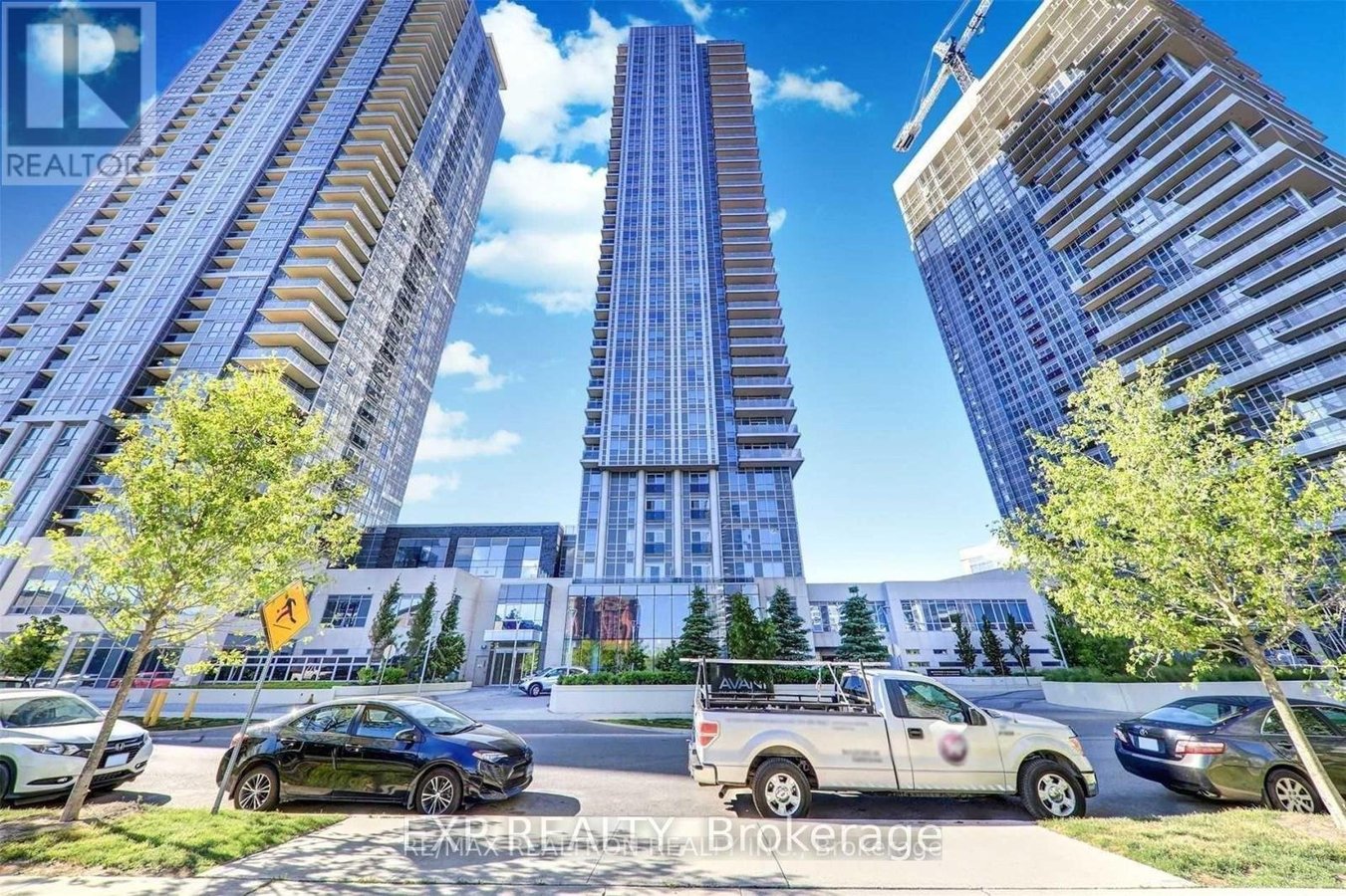 1107 - 255 VILLAGE GREEN SQUARE - Photo 1
