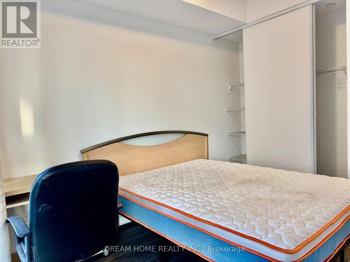 306 - 609 AVENUE ROAD - Photo 1