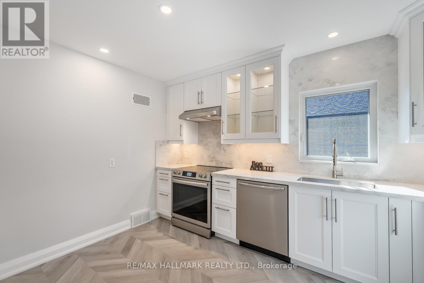 66 FERNCROFT DRIVE - Photo 8