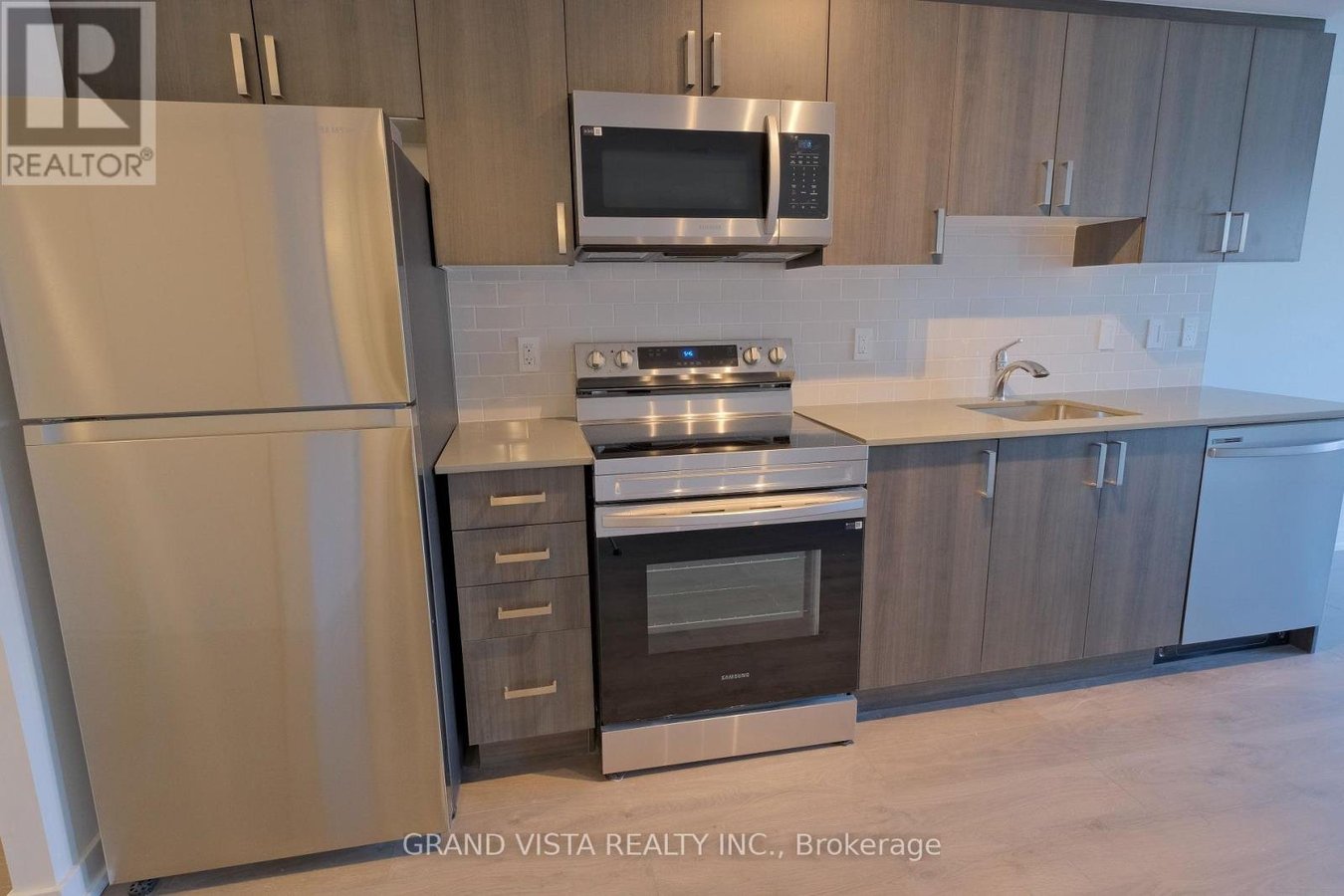 209 - 556 MARLEE AVENUE - Photo 4