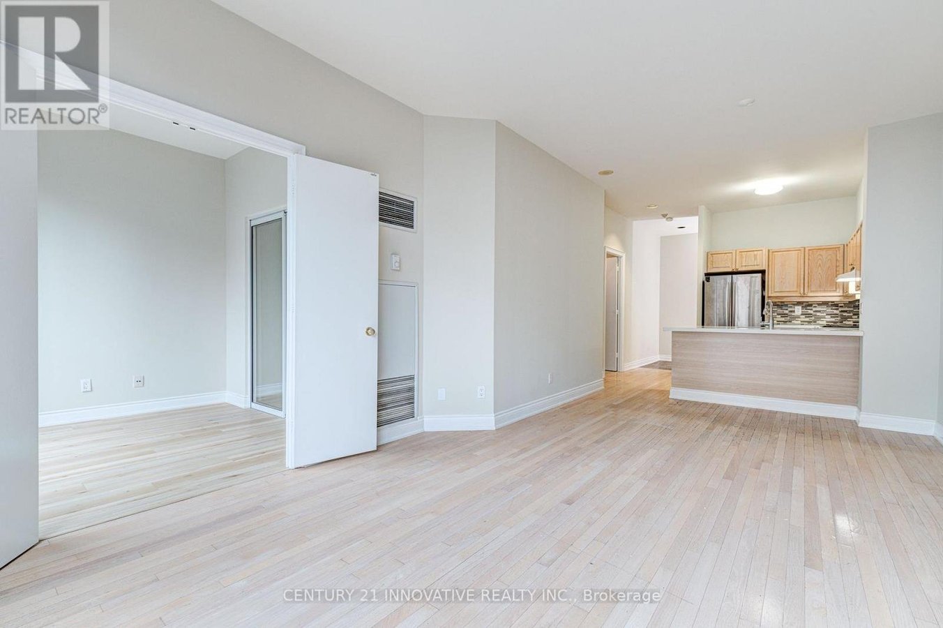1117 - 7 KING STREET E - Photo 2
