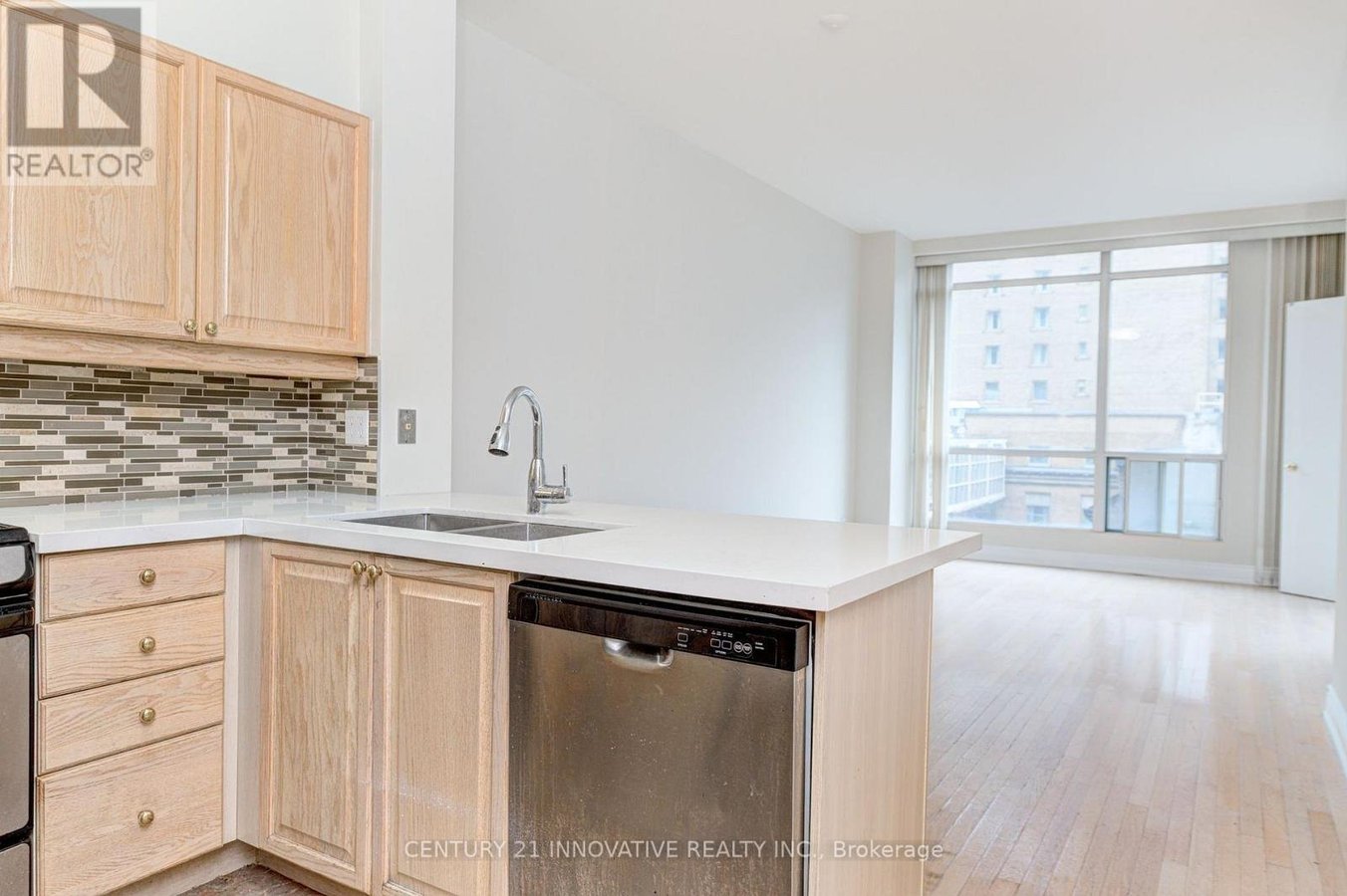 1117 - 7 KING STREET E - Photo 3