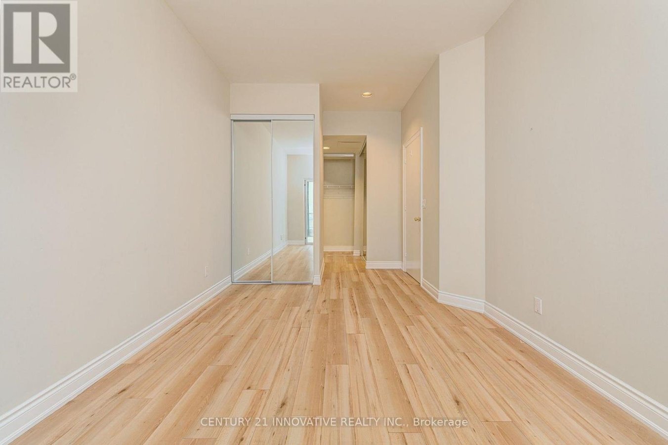 1117 - 7 KING STREET E - Photo 8