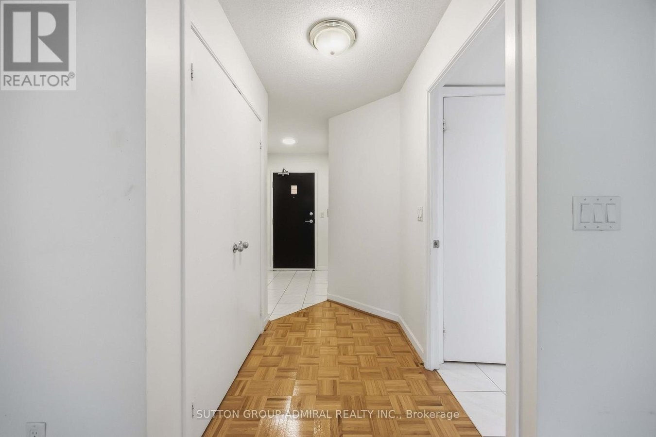1713 - 8 PARK ROAD - Photo 3