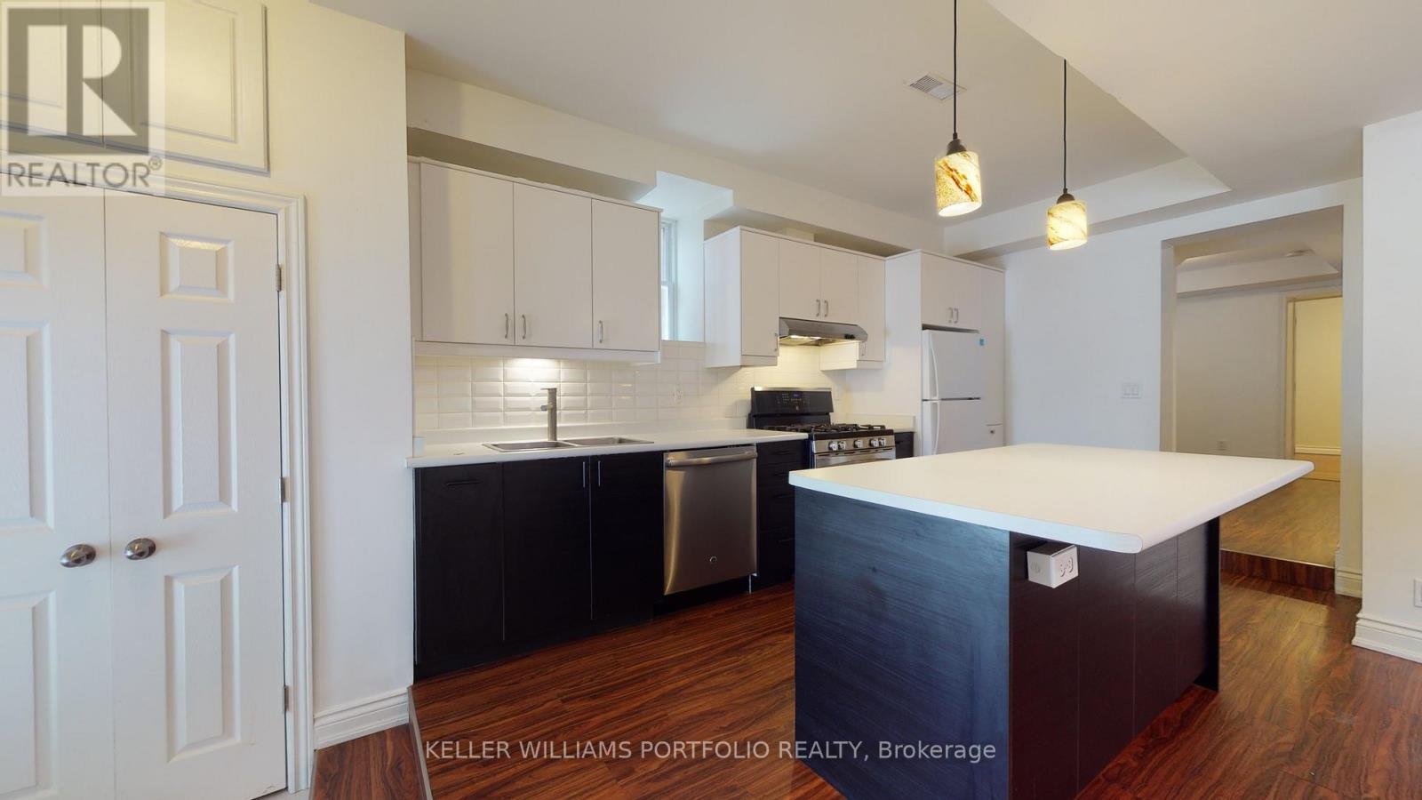 5 - 546 EGLINTON AVENUE E - Photo 10
