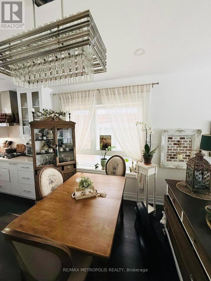 MAIN & UPPER - 383 COXWELL AVENUE - Photo 8