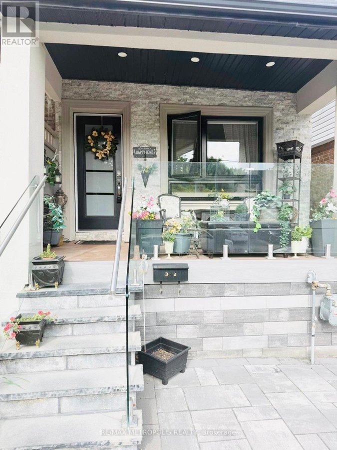 MAIN & UPPER - 383 COXWELL AVENUE - Photo 12