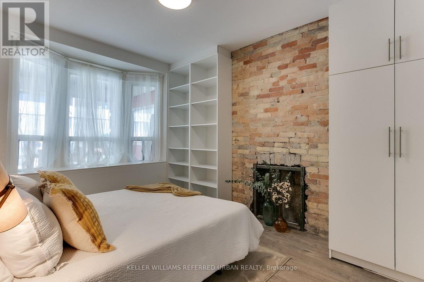 MAIN - 17 WADE AVENUE - Photo 2