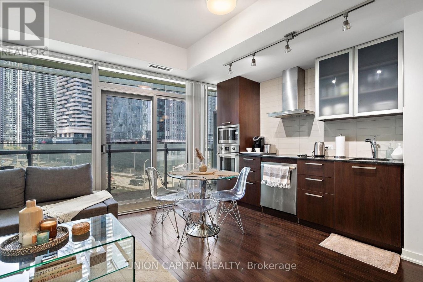 501 - 12 YORK STREET - Photo 2
