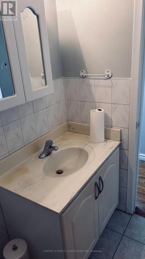 A- MAIN FLOOR - 812 ELLESMERE ROAD - Photo 12