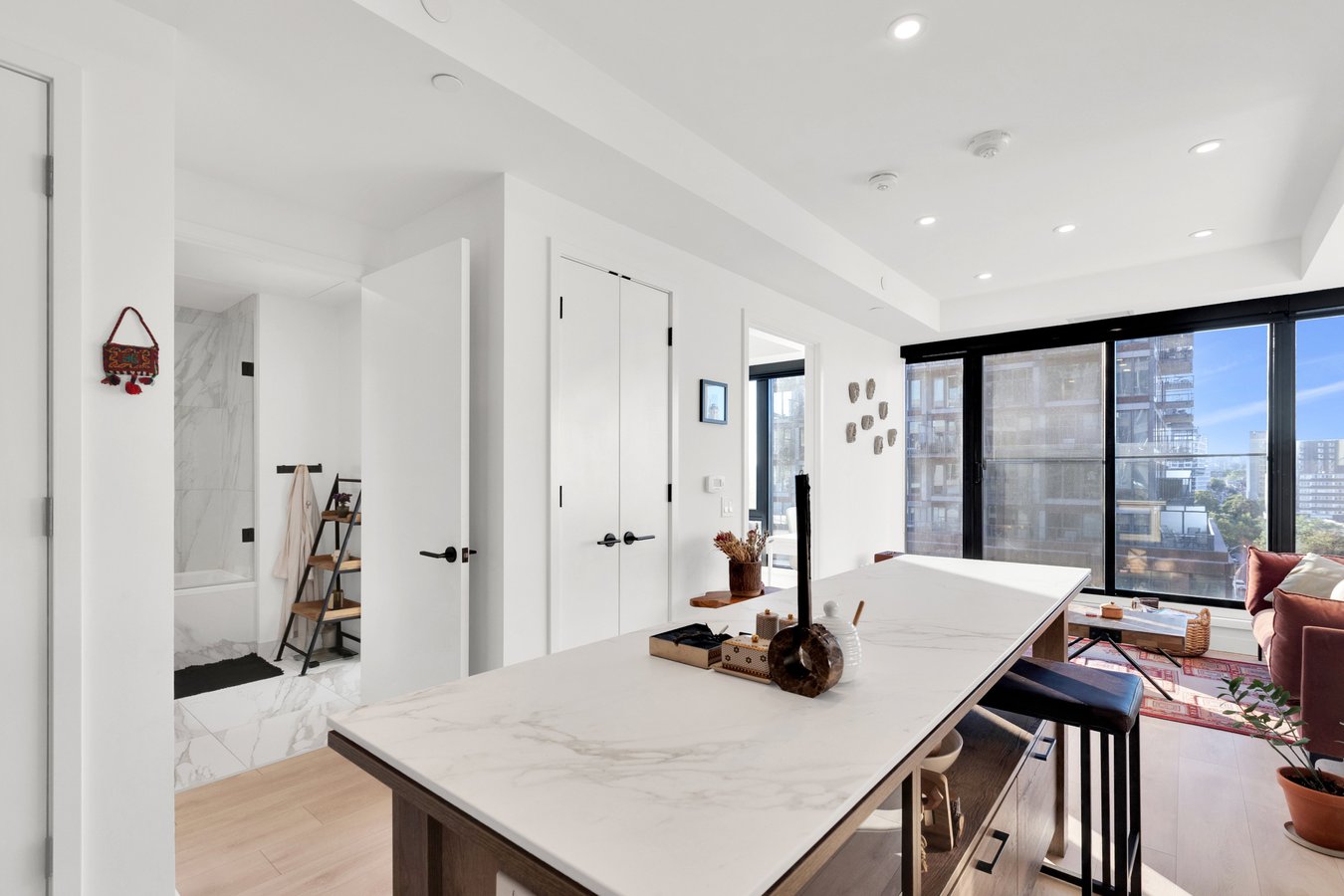 505 Richmond Street West - Photo 2