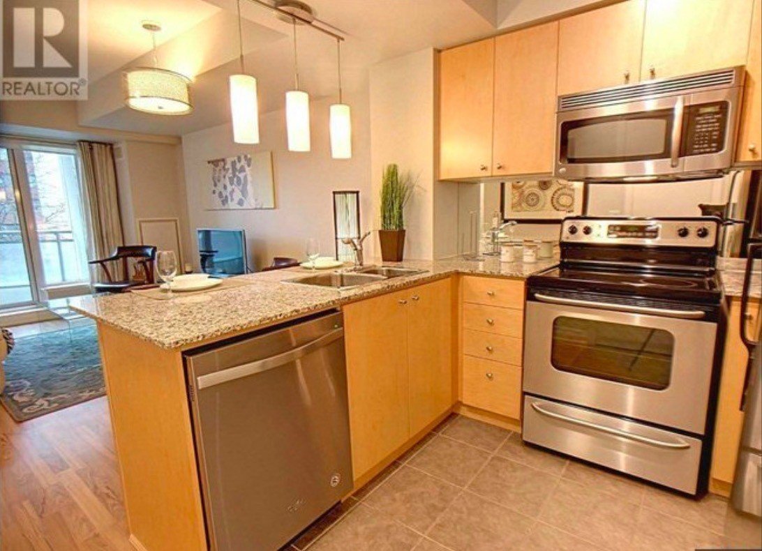 8 Scollard Street - Photo 2